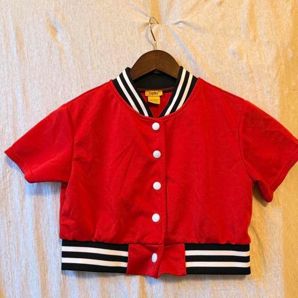 Daisy Fuentes red cropped short sleeve bomber jacket